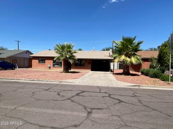 2736 W Lawrence Rd W, Phoenix, AZ 85017