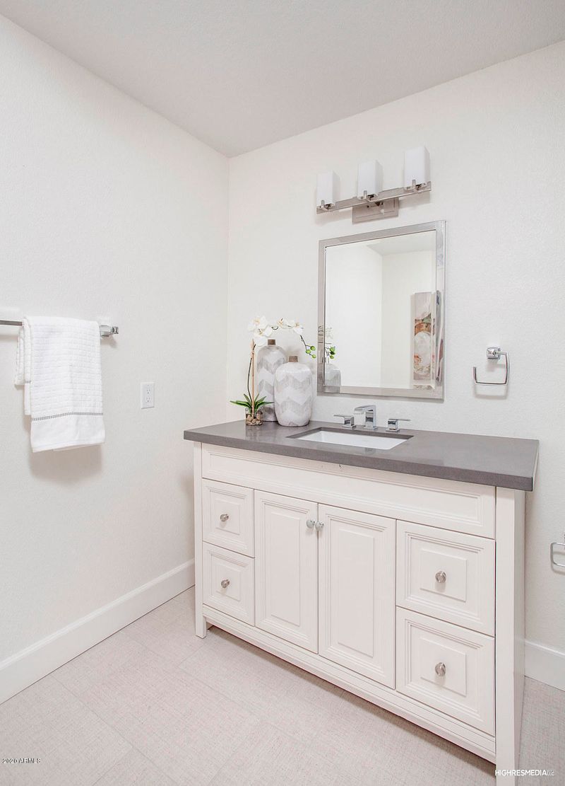 2737 E Arizona Biltmore Cir #30, Phoenix, AZ 85016