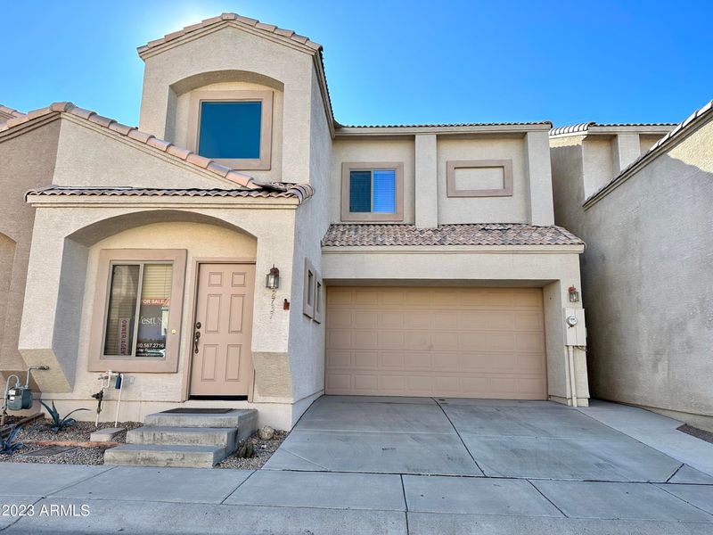 2737 E Schiliro Cir, Phoenix, AZ 85032