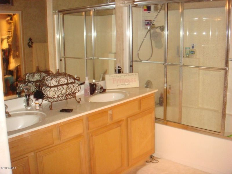 2738 E Dolphin Cir, Mesa, AZ 85204