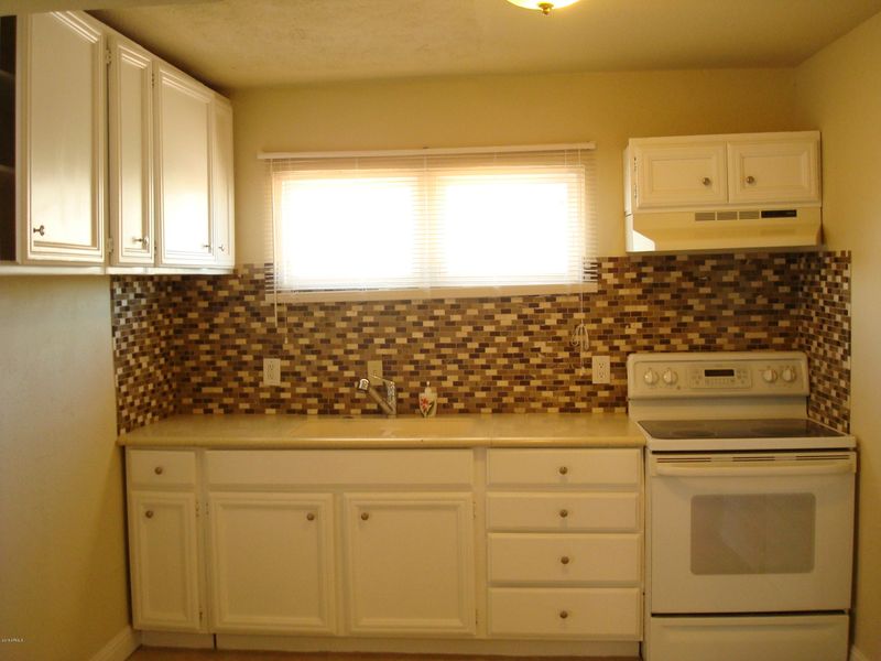2738 E Pueblo Ave, Phoenix, AZ 85040