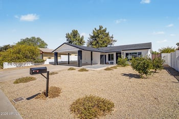 2738 Windrose Dr, Phoenix, AZ 85032