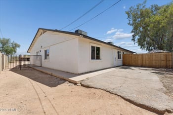 2739 Tamarisk Ave #1, Phoenix, AZ 85040