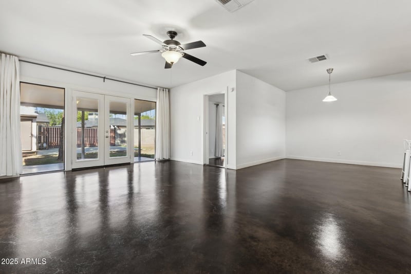 2740 21st Dr, Phoenix, AZ 85009