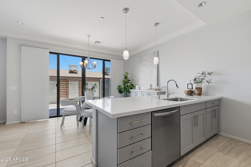 2740 Roma Ave, Phoenix, AZ 85016