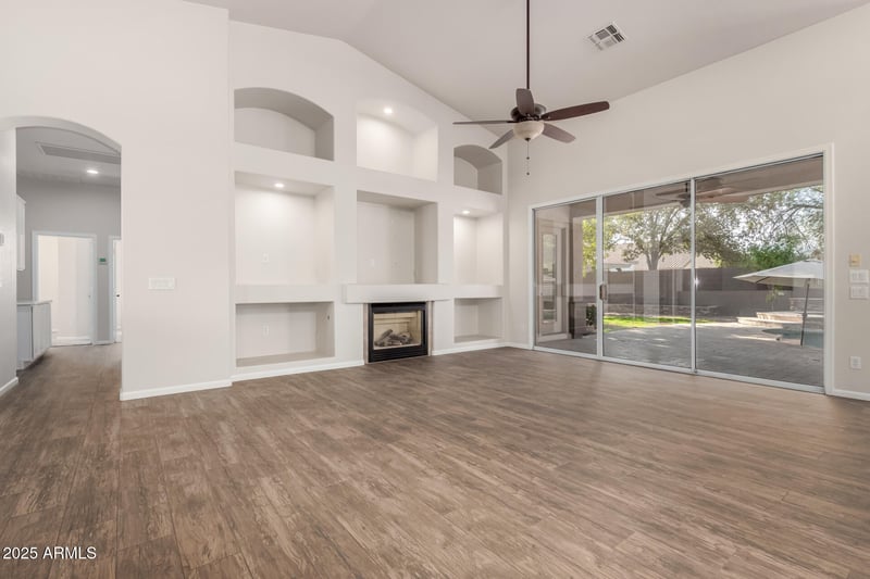 2740 S Honeysuckle Ln, Gilbert, AZ 85295