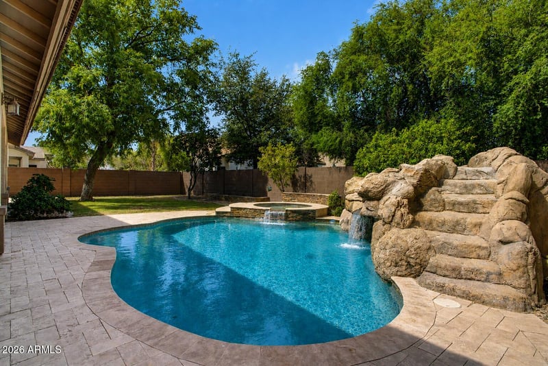 2740 S Honeysuckle Ln, Gilbert, AZ 85295