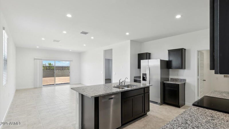 2740 W Sonrisa Ave, Apache Junction, AZ 85120