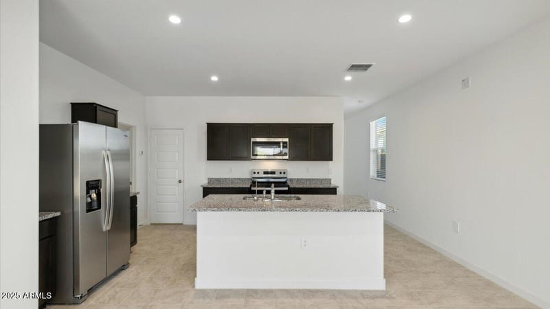 2740 W Sonrisa Ave, Apache Junction, AZ 85120