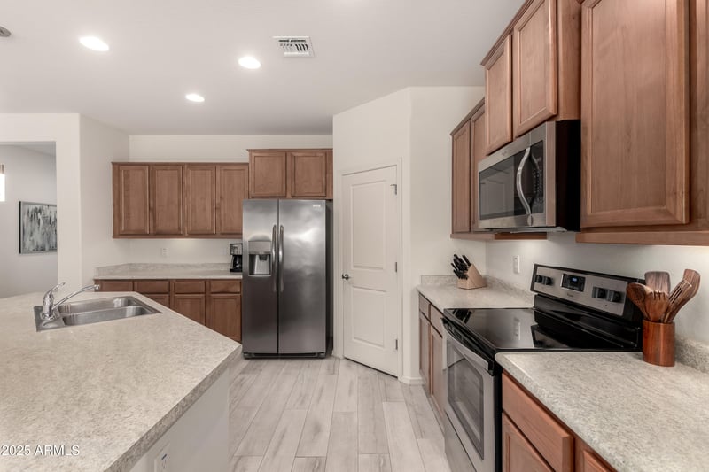 27418 Mohawk Ln, Buckeye, AZ 85396