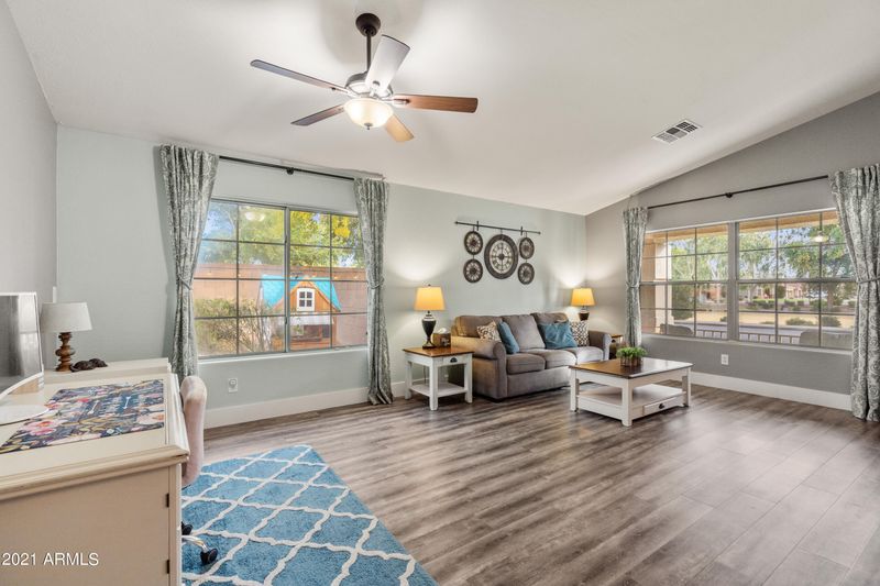 2742 S Elm St, Gilbert, AZ 85295