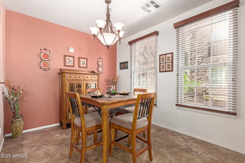 2742 Sulley Dr #101, Gilbert, AZ 85295