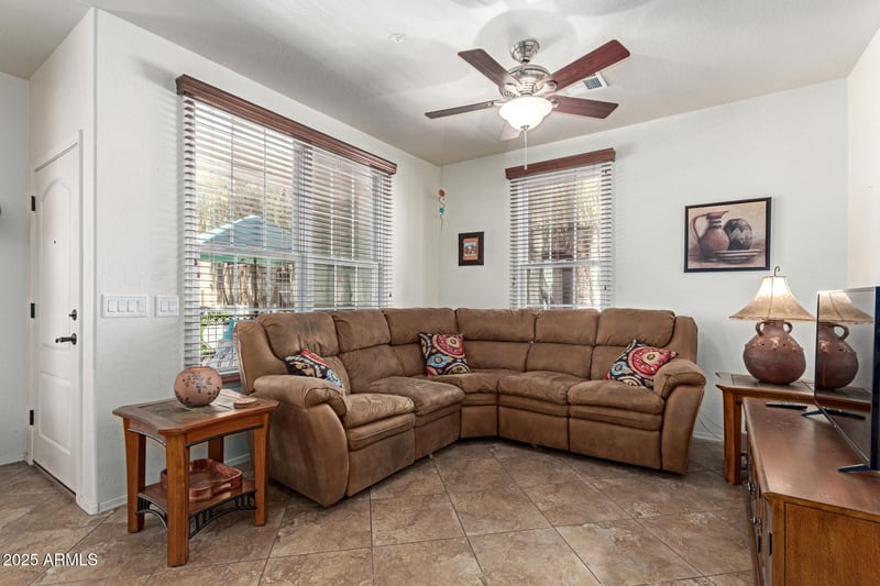 2742 Sulley Dr #101, Gilbert, AZ 85295