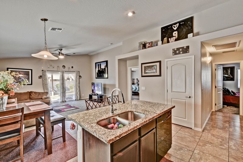 2742 W Chanute Ps, Phoenix, AZ 85041
