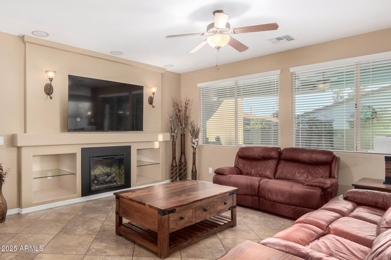 2743 Narrowleaf Dr, Gilbert, AZ 85298