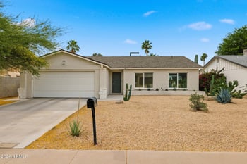 2743 Windrose Dr, Phoenix, AZ 85032