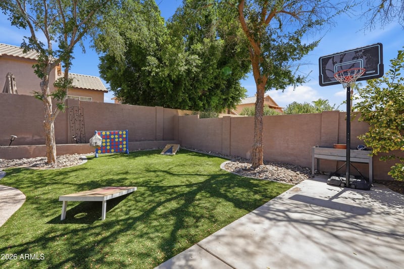 2744 Brookwood Ct, Phoenix, AZ 85048