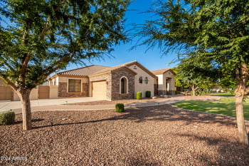 2744 Country Shadows Ct, Gilbert, AZ 85298
