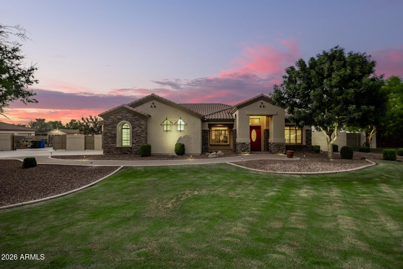 2744 Country Shadows Ct, Gilbert, AZ 85298