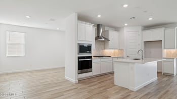 27440 69th Ln, Peoria, AZ 85383