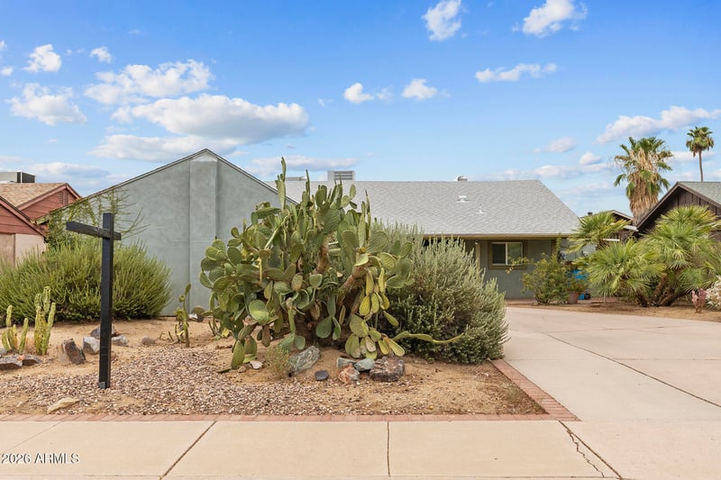 2745 E Larkspur Dr, Phoenix, AZ 85032
