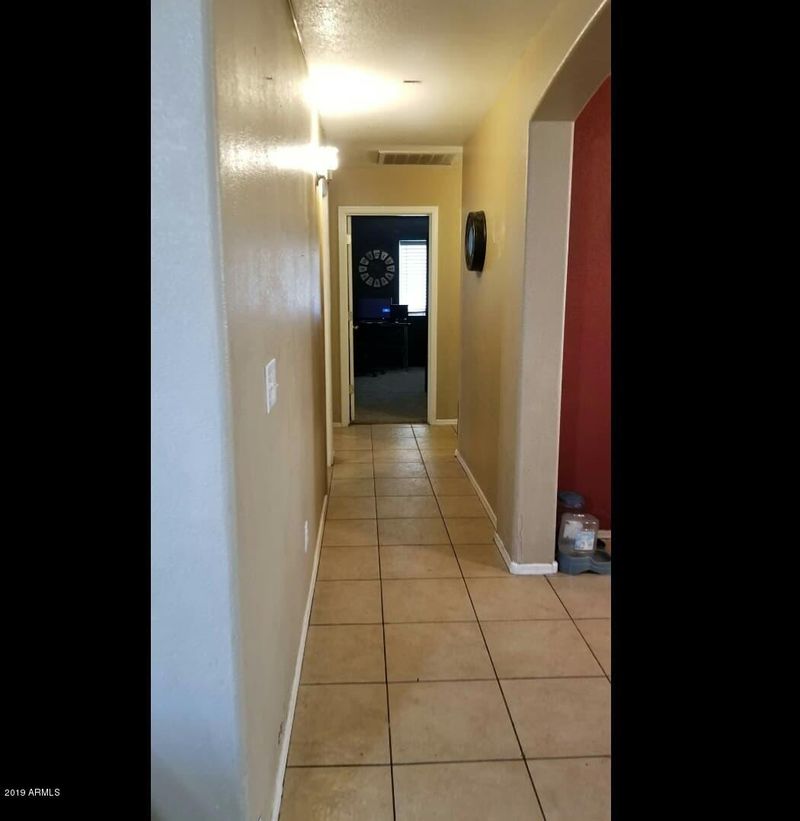 2745 E Marguerite Ave, Phoenix, AZ 85040