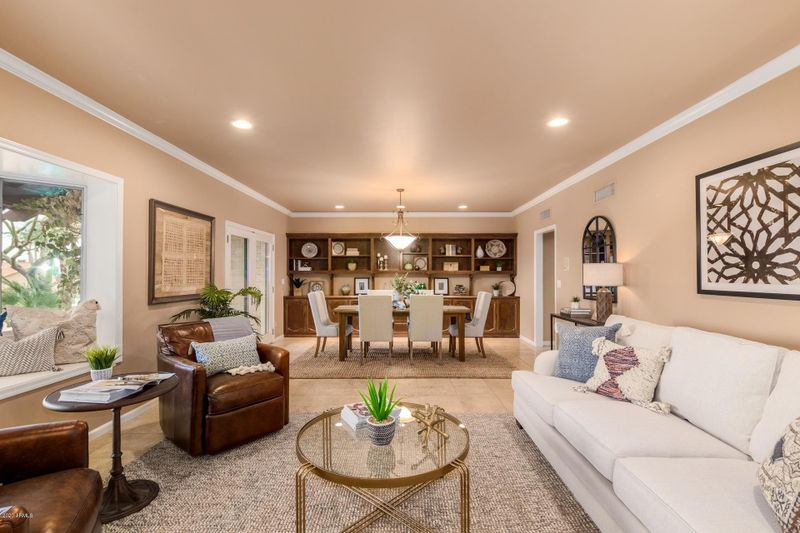 2745 E Winchcomb Dr, Phoenix, AZ 85032