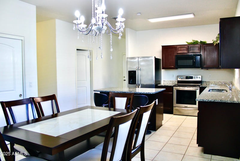 2745 Jessica Ln, Phoenix, AZ 85041