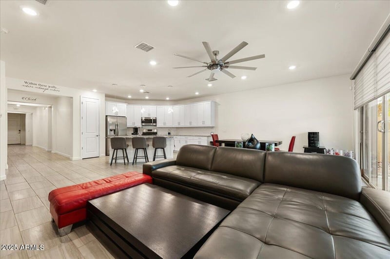 2745 Pollack St, Phoenix, AZ 85041
