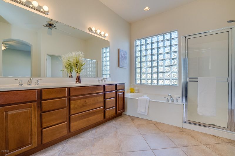 2745 S Sierra St, Gilbert, AZ 85295