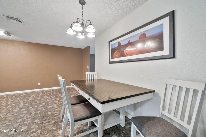 2745 W Michelle Dr, Phoenix, AZ 85053