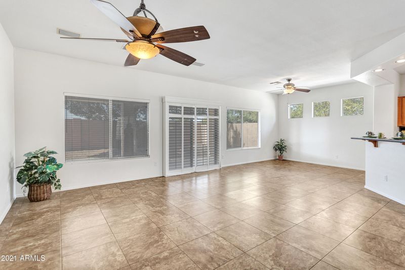 2746 N 133rd Dr, Goodyear, AZ 85395