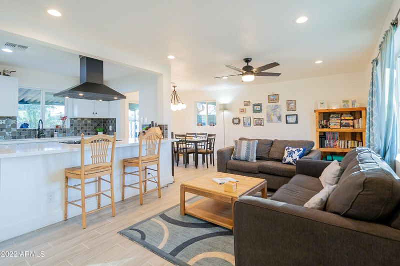 2746 W Roosevelt St, Phoenix, AZ 85009