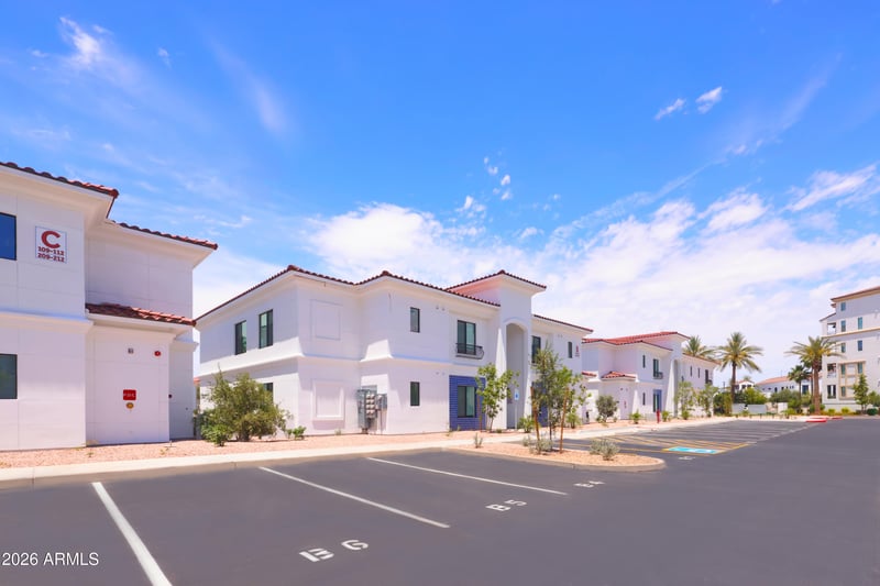 2747 Queen Creek Rd #108, Chandler, AZ 85248
