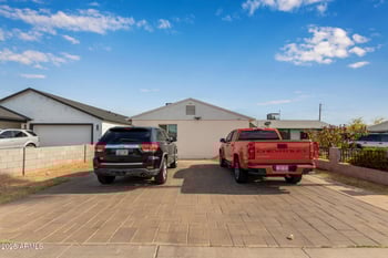 2747 Wier Ave, Phoenix, AZ 85040