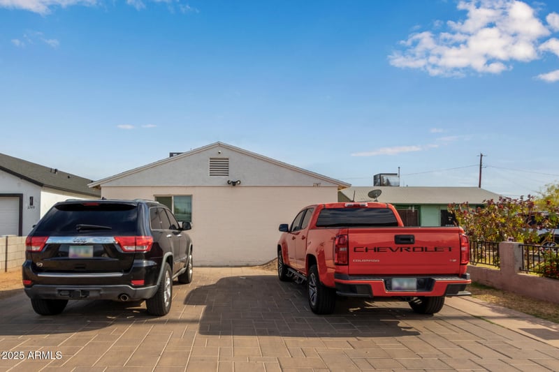 2747 Wier Ave, Phoenix, AZ 85040