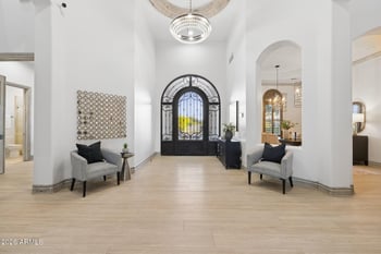 2748 Warbler Rd, Gilbert, AZ 85297