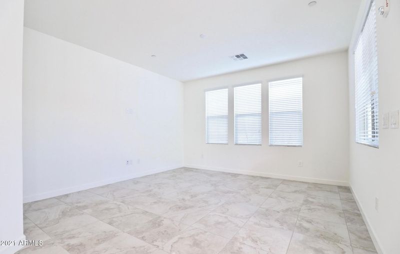 2748 S Cavalier Dr #102, Gilbert, AZ 85295