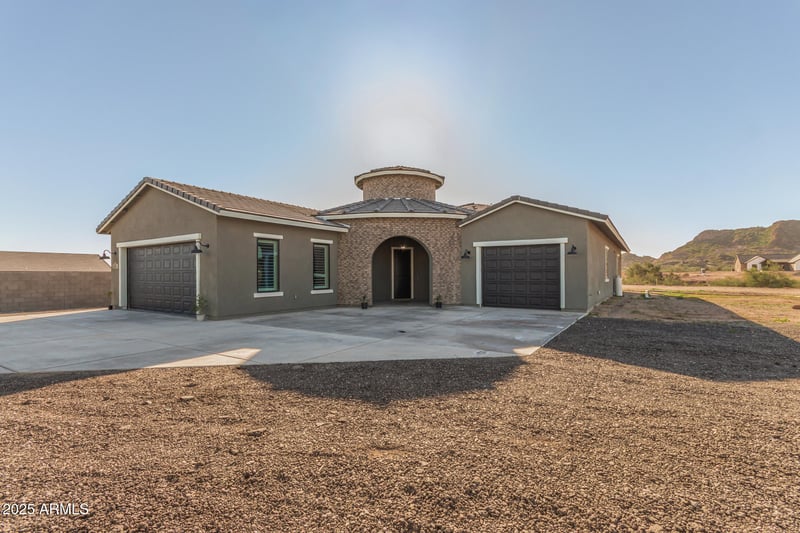 27482 Freedom St, San Tan Valley, AZ 85144