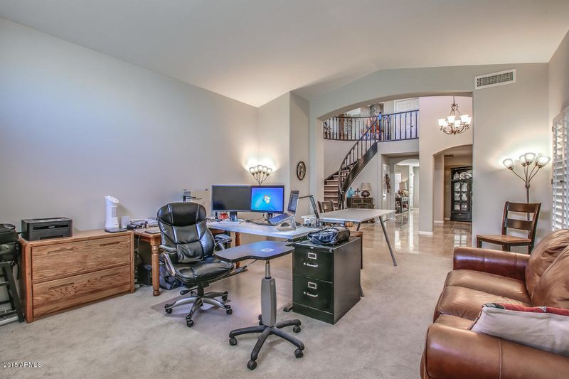 2751 E Redfield Rd, Phoenix, AZ 85032