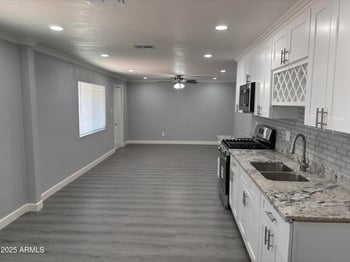 2752 Minnezona Ave, Phoenix, AZ 85017