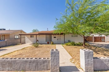 2752 Royal Palm Rd, Phoenix, AZ 85051