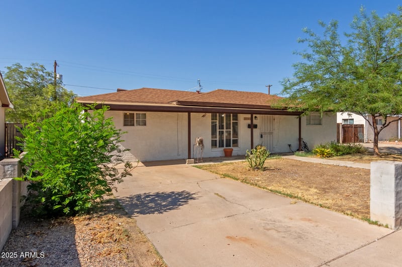 2752 Royal Palm Rd, Phoenix, AZ 85051