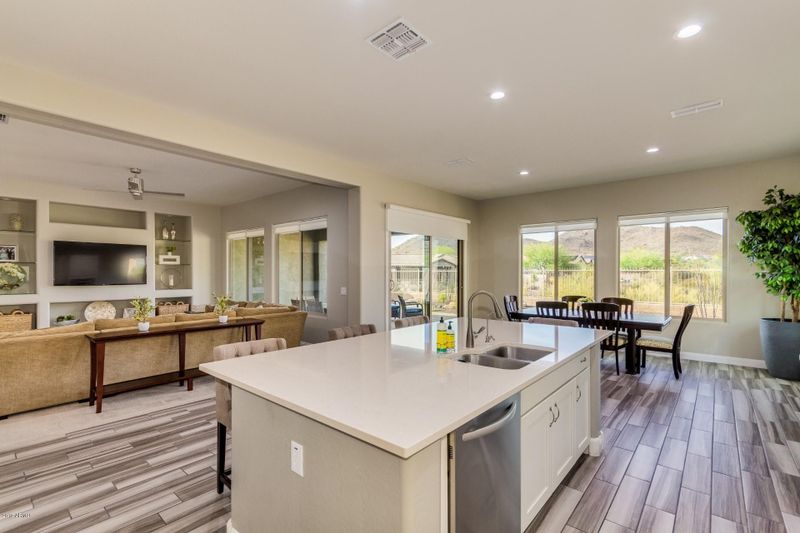 27523 N 16th Ave, Phoenix, AZ 85085