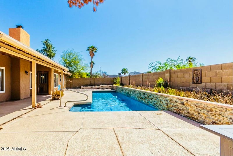 2753 Kenwood St, Mesa, AZ 85213