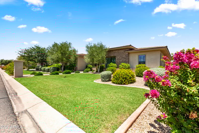 2754 Kingbird Dr, Gilbert, AZ 85297