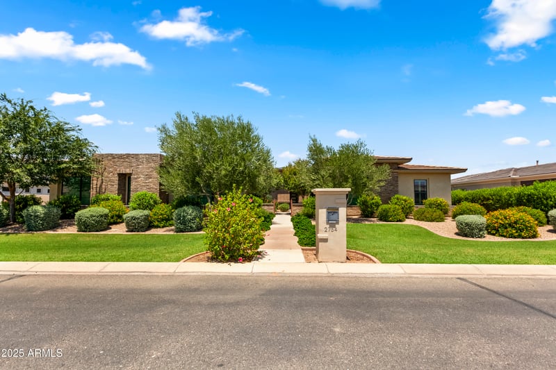 2754 Kingbird Dr, Gilbert, AZ 85297