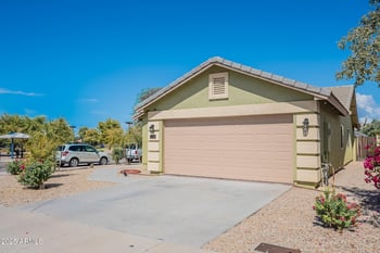 2754 Pecan Rd, Phoenix, AZ 85041