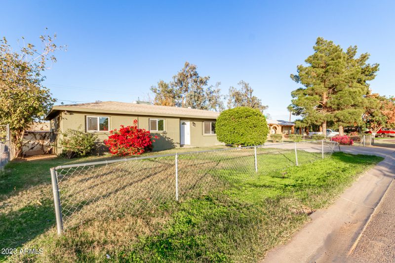 2754 W Latham St, Phoenix, AZ 85009