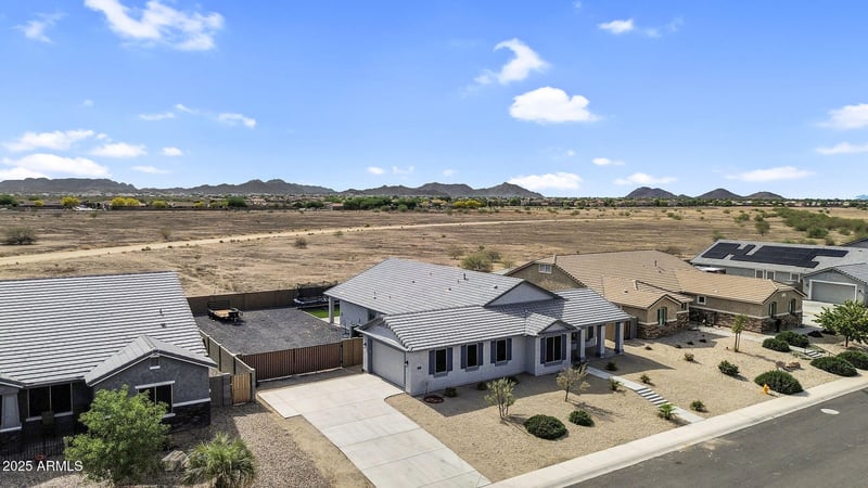 27550 Silverleaf Rd, San Tan Valley, AZ 85143